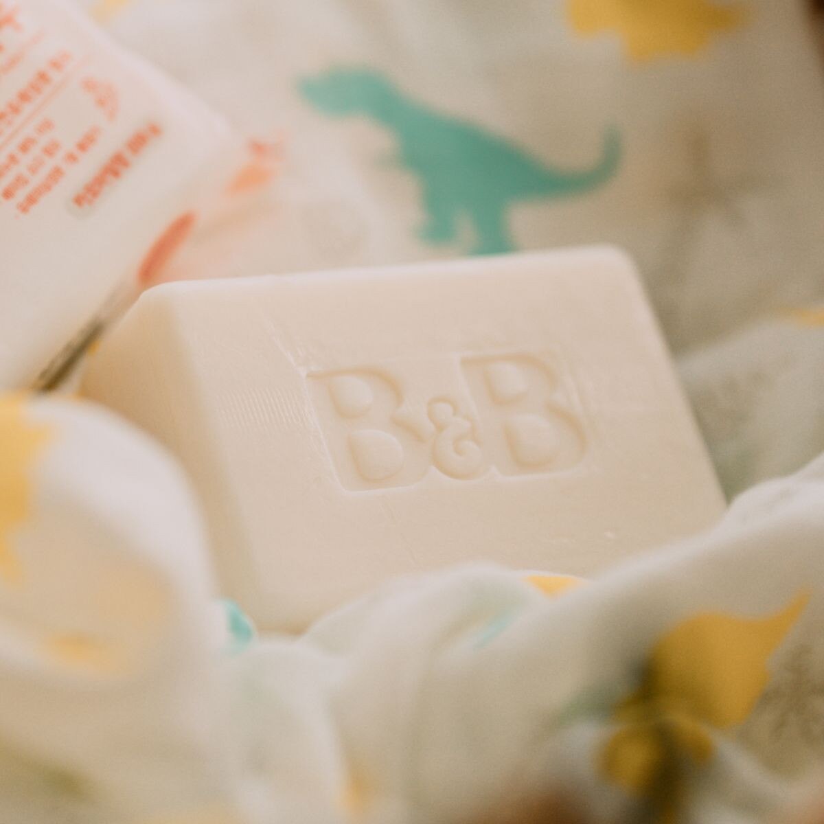 B&B LAUNDRY SOAP FOR BABY FABRIC 200G (CHAMOMILE)