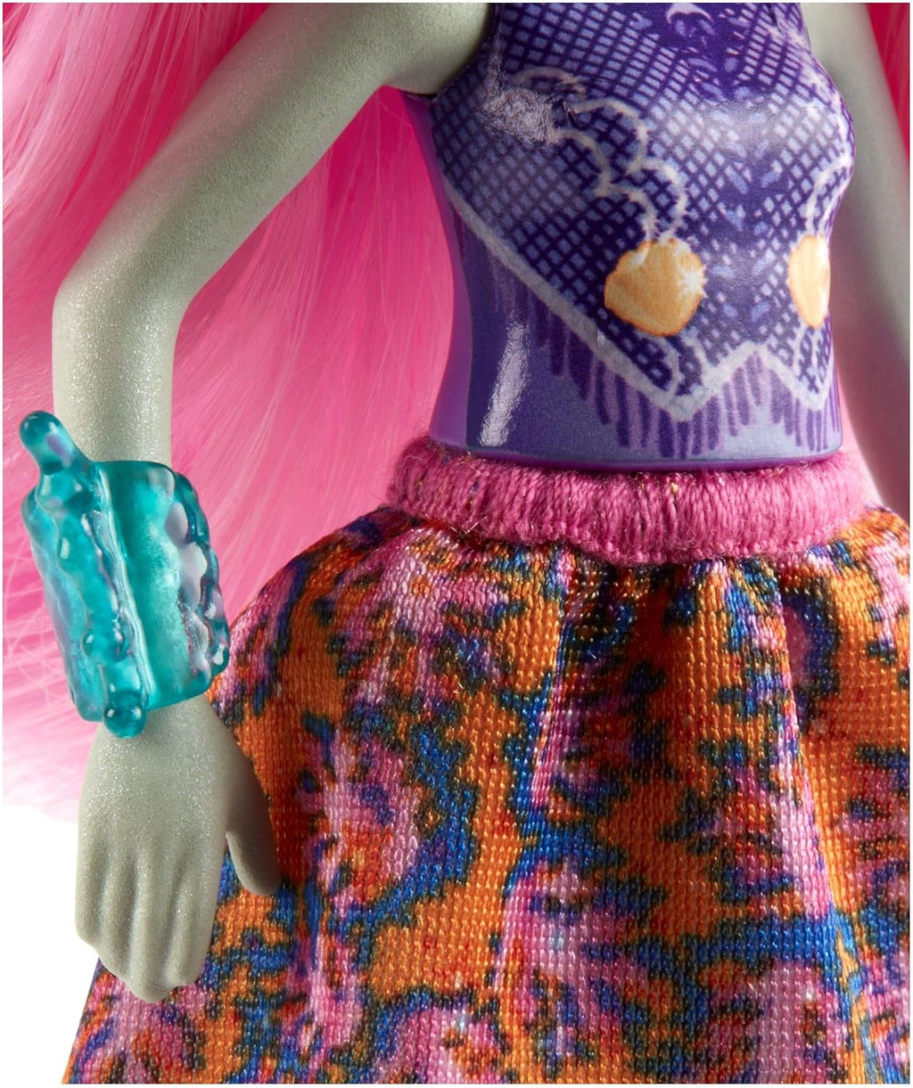 Enchantimals Sandella Seahorse, Friends And Western-Styled Coach Doll & Playset