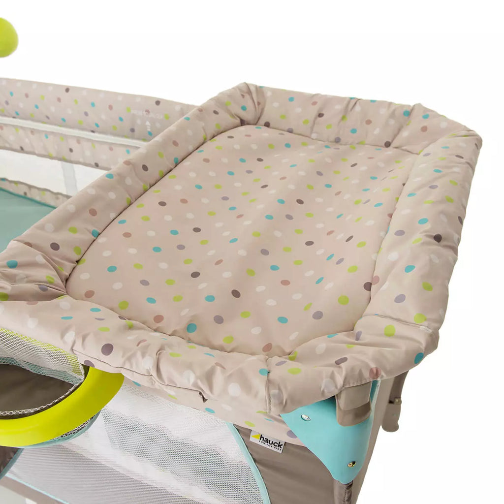 Hauck Babycenter Travel Cot In Multi Dots Sand